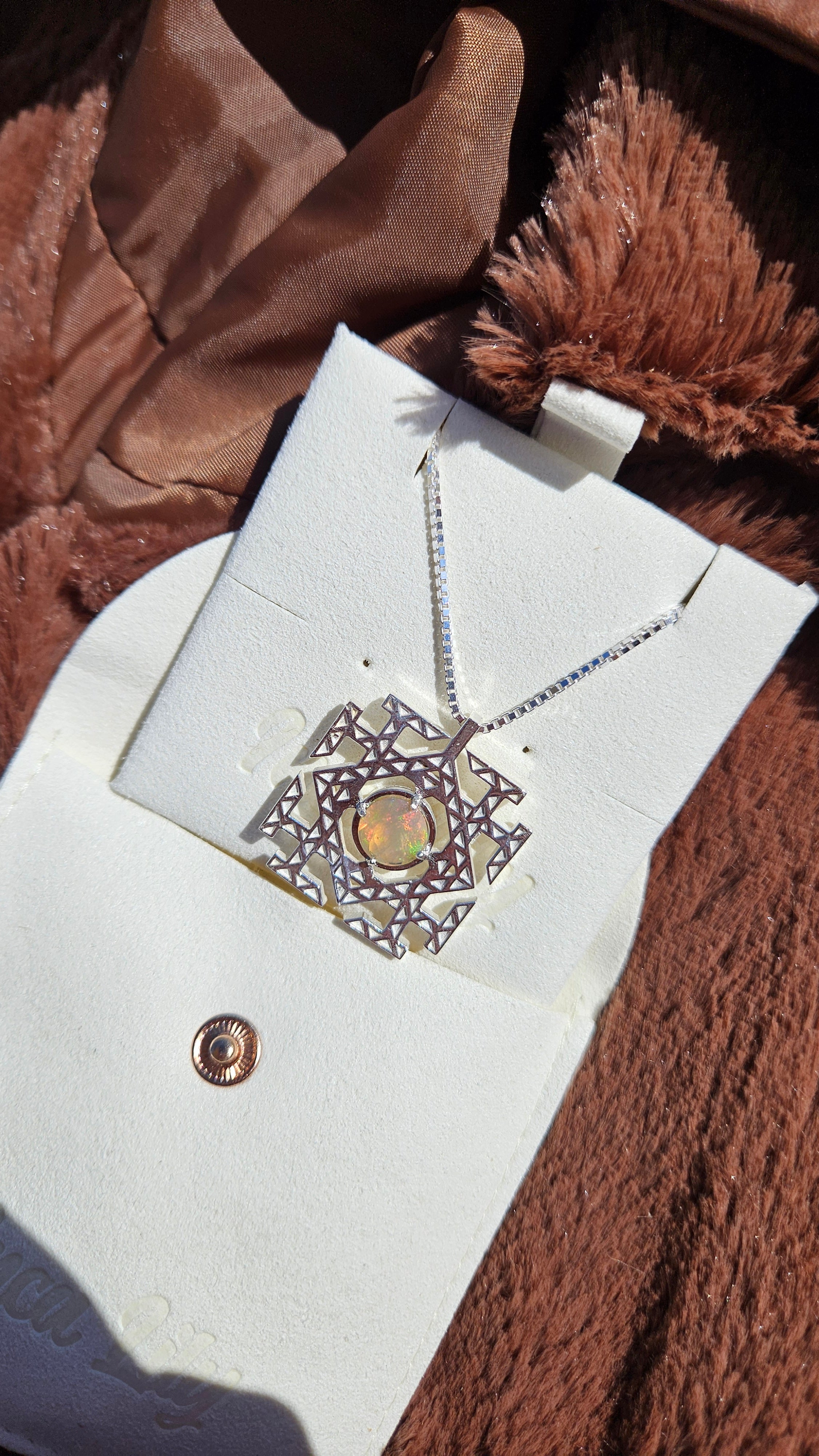 Arkenstone Pendant